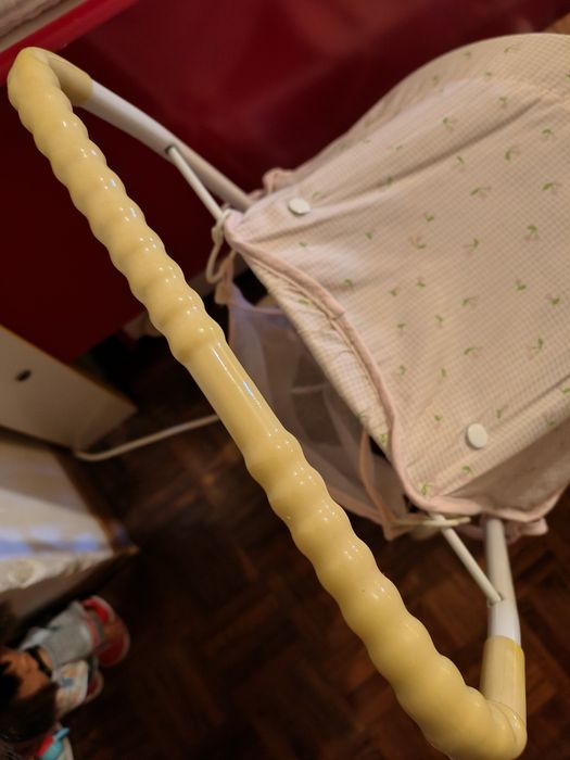 Carrinho de Bonecas e Peluche