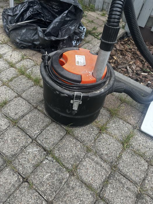 Odkurzacz do kominka budowlany