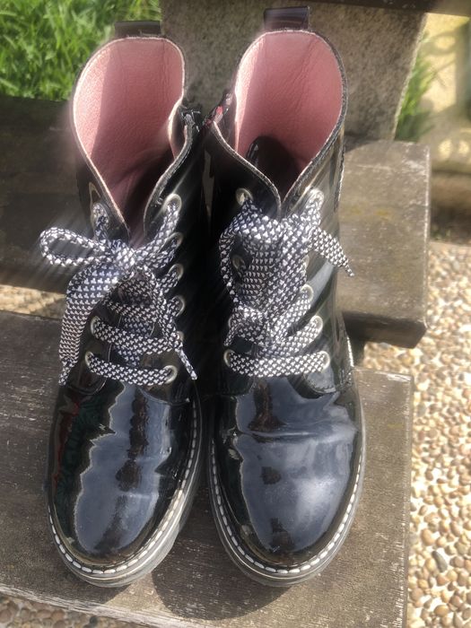 Botas verniz criança