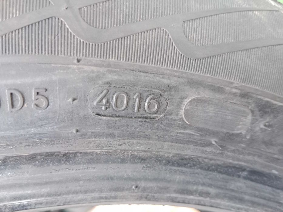 Opona używana 215/55R17 Nokian WR A4 1szt.