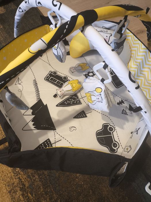 Duża mata edukacyjna dla dziecka skiddou SMIL