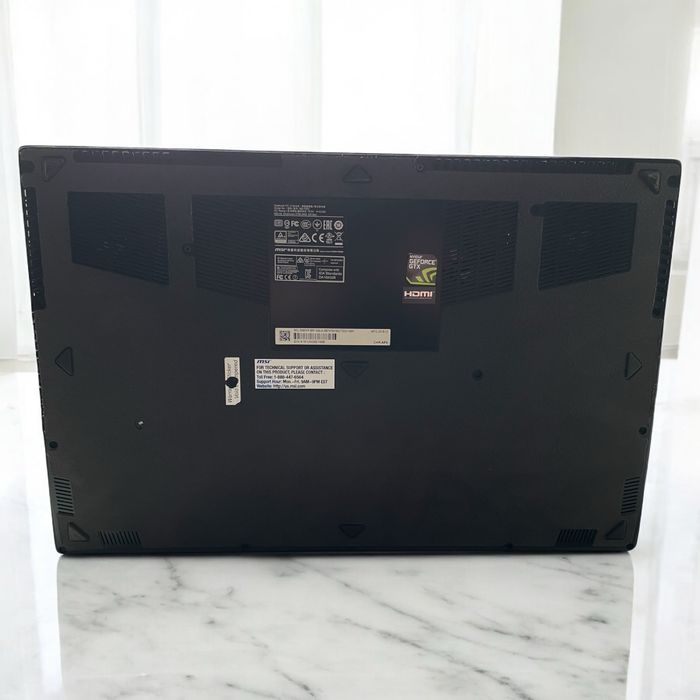 Ноутбук MSI GS63VR 15.6" Intel i7 16gb 256gb SSD/1TB HDD GTX1060 USA