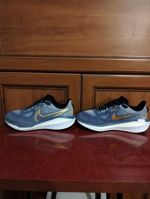Взуття, кросівки Nike .