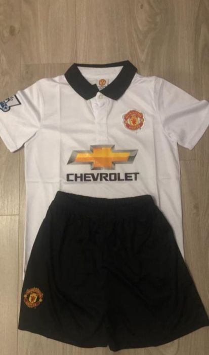 Розпродаж футбольних форм