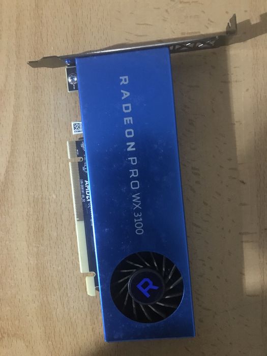 WX 3100 4gb Radeon™ PRO  - nova (sem caixa)