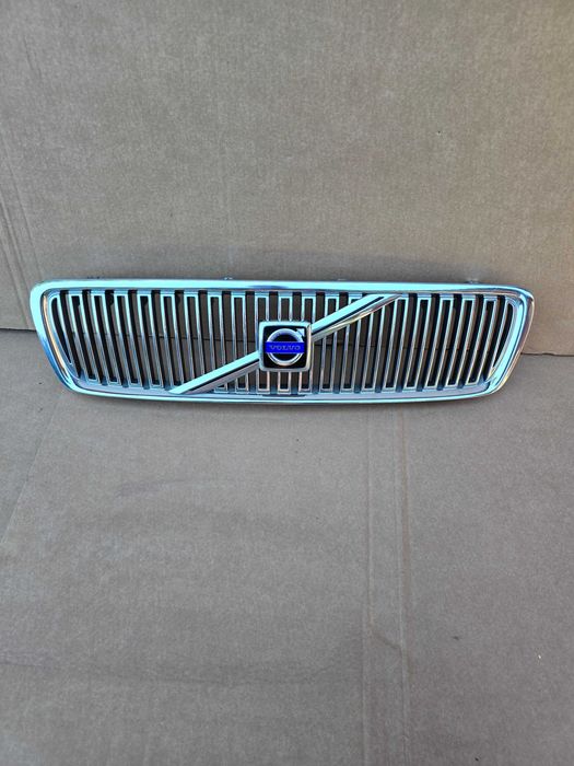 Grill Volvo V70II 2000 - 04 Nr 9190385