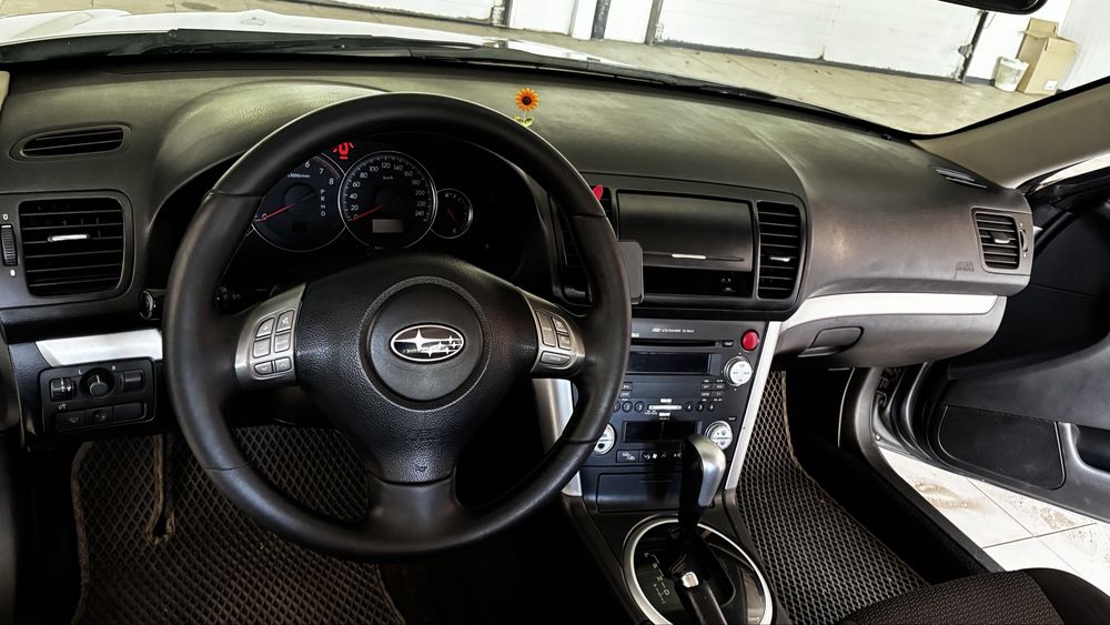 Subaru outback 2,5 автомат 4х4