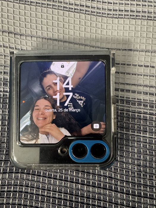 Samsung z flip 5 mint