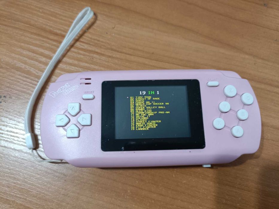 Игровая приставка Сега Hamy HG 806 с экраном черные и розовые