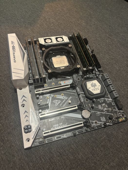 Platforma komputera serwerowego Huananzhi X99 TF