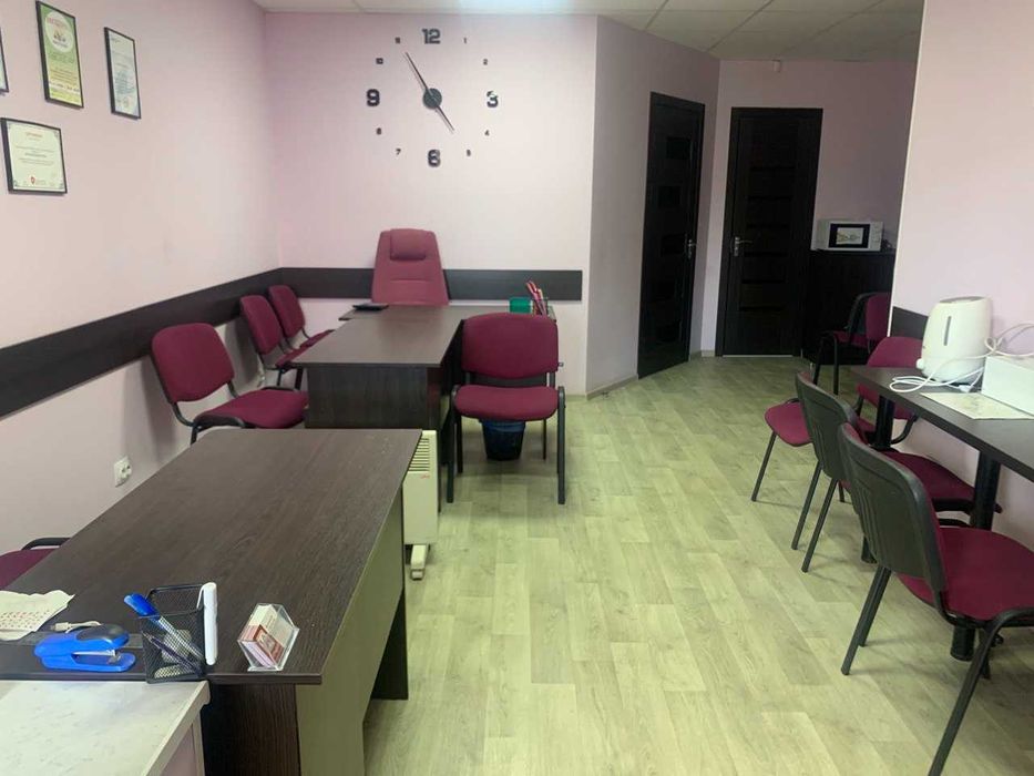 Продам возле АТБ помещение 40м² с отдельным входом Салтовка.