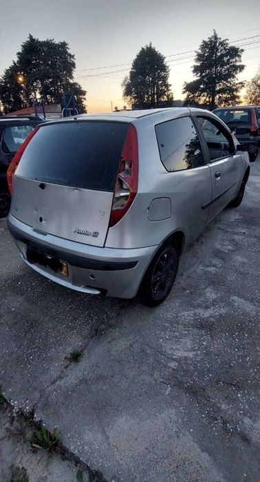Para Peças Fiat Punto de 2000 com boa mecânica