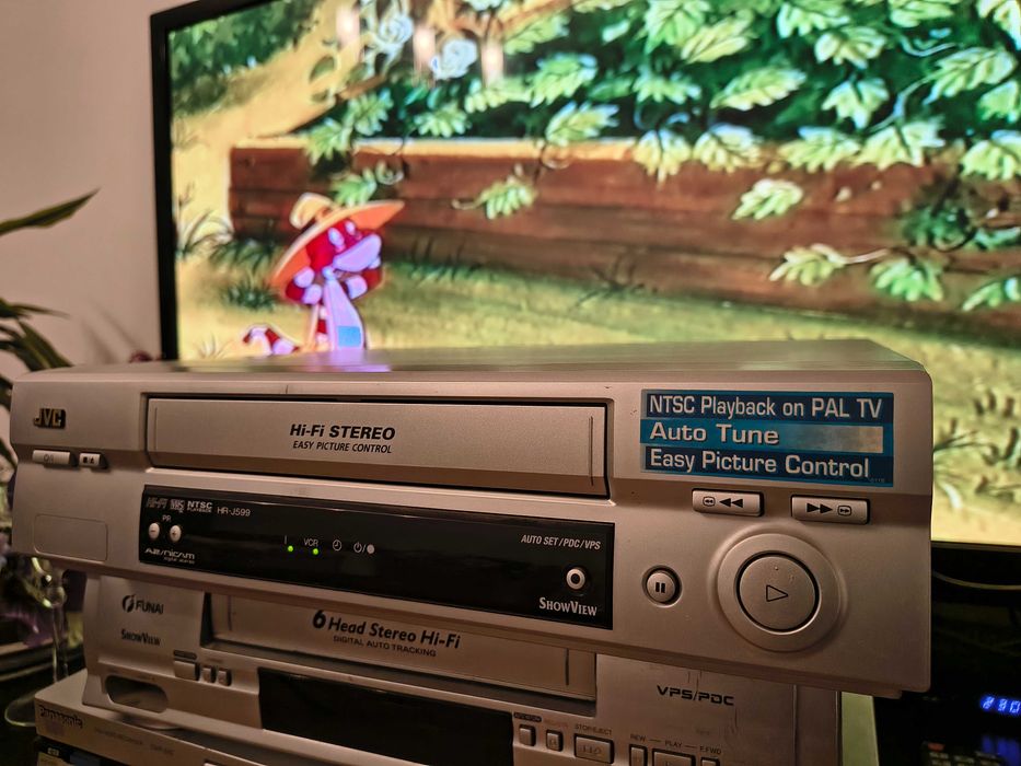 Magnetowid JVC HR-J599EU