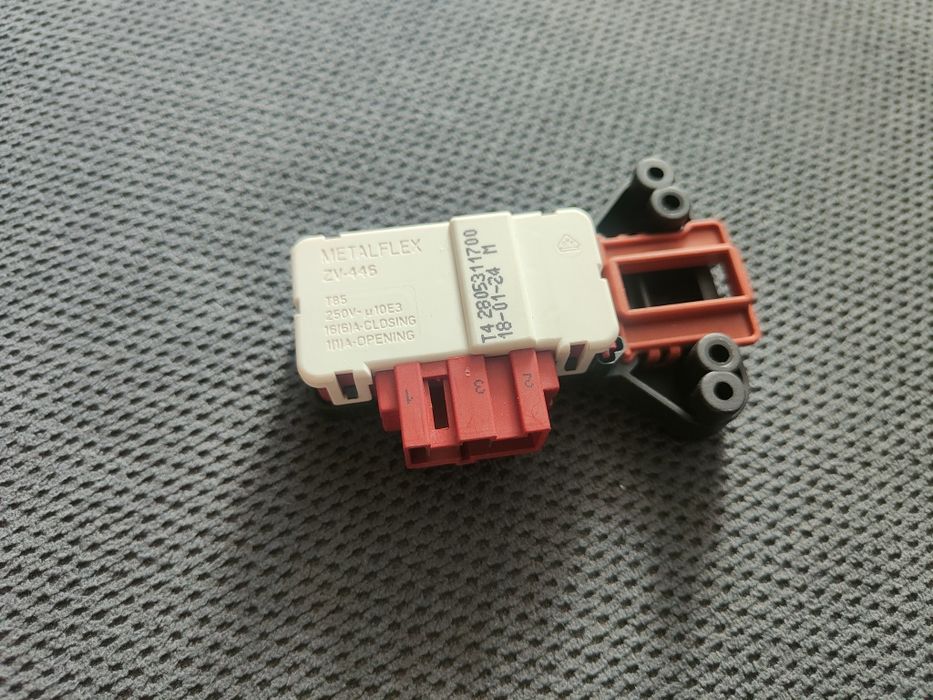 Blokada drzwi pralki beko