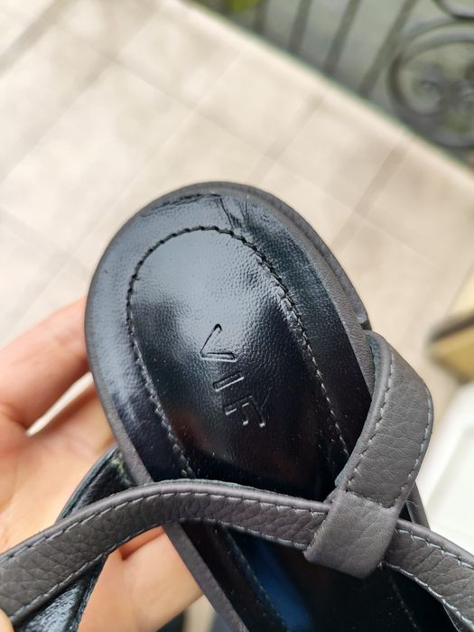 Туфлі босоніжки з натуральної шкіри фірми Vif