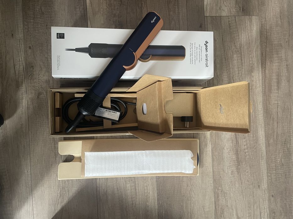 Dyson Airstrait Aeroprostownica