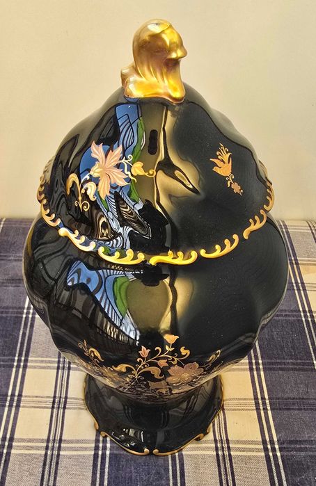 Pote decorativo de porcelana