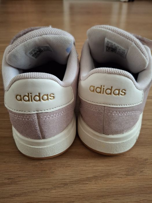 Tenis adidas t. 32 rosa