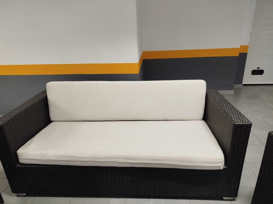 Conjunto jardim poltronas e mesas