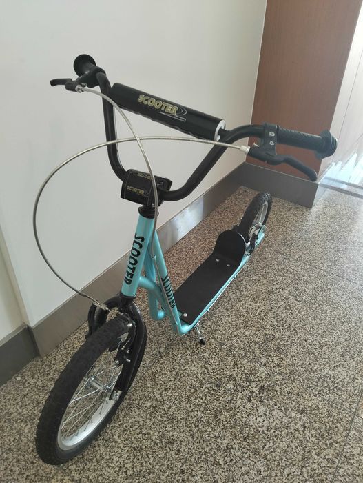 Bicicleta/Trotinete de criança.