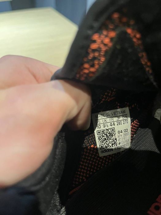 adidas Yeezy boost 350 v2 core black red 44.