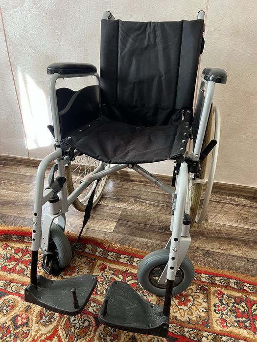 Інвалідний візок Invacare (Б/в, у гарному стані)
