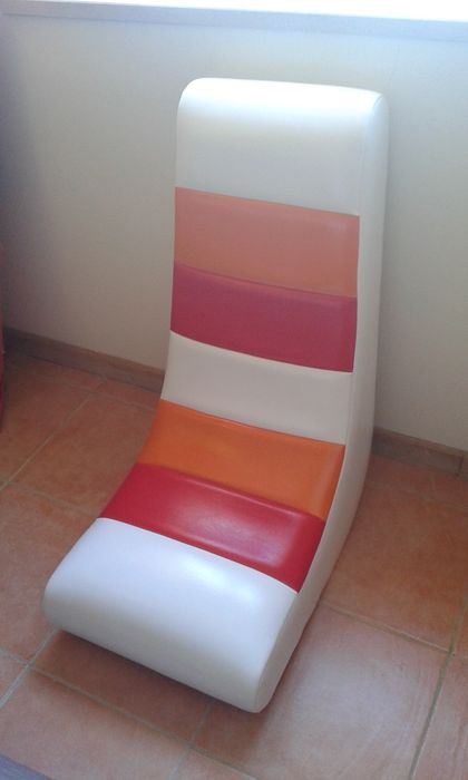 2 poltronas/cadeiras/gamers de chão, novas, nunca usadas, de loja de design.