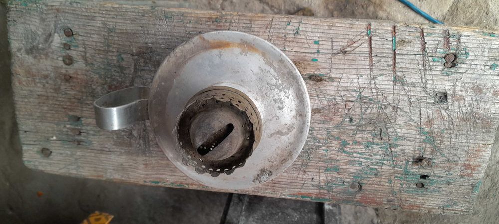 продам керосинову лампу.