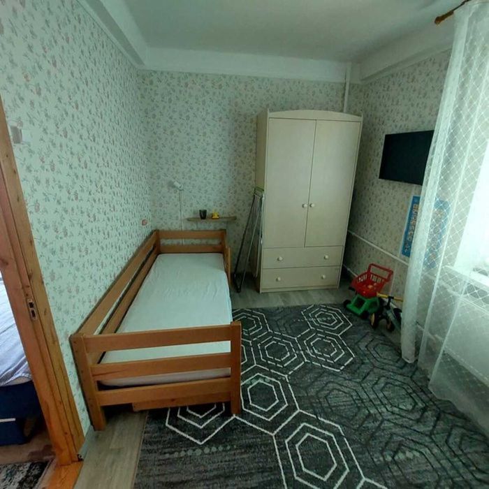 Продам 2-кімнатну квартиру у центрі міста