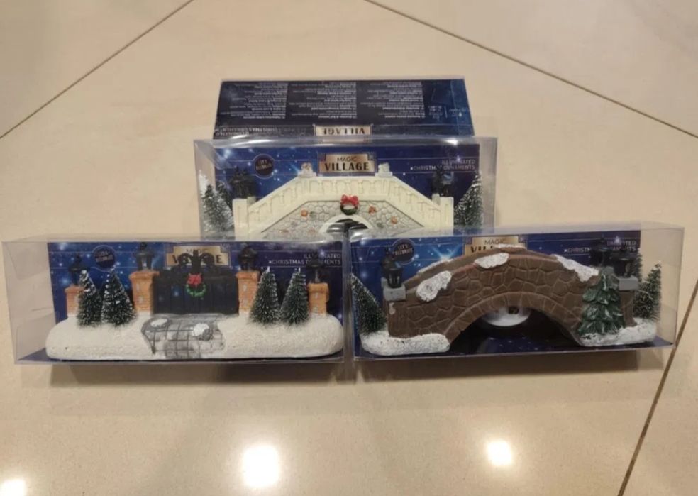 Вокзал новорічна інсталяція декор місток ворота пінгвіни