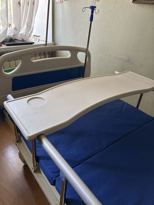 Медичне механічне ліжко MED1-C09 (б/у, у відмінному стані)
