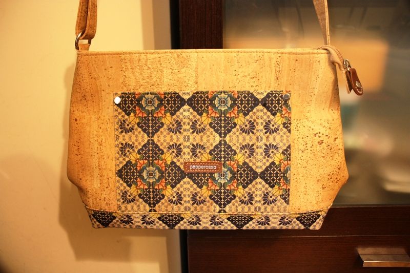 Mala de mulher de cortiça como nova da PEPPEROSSO