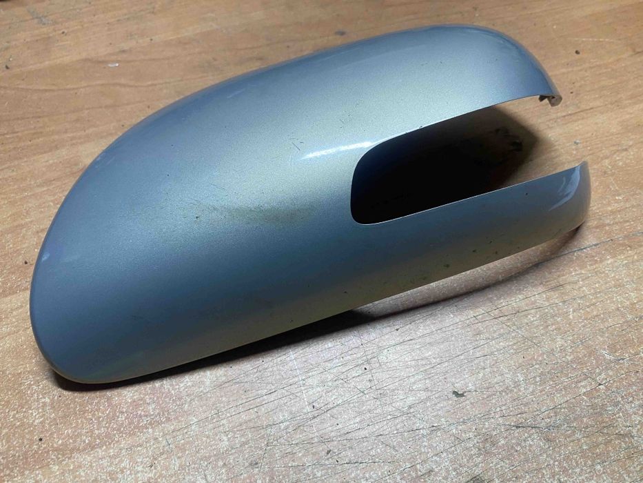 Кришка накладка лівого водійського дзеркала тойота авенсіс т25 рестайл