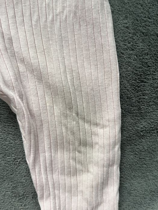 Pudrowo różowe legginsy niemowlęce Sinsay r.86