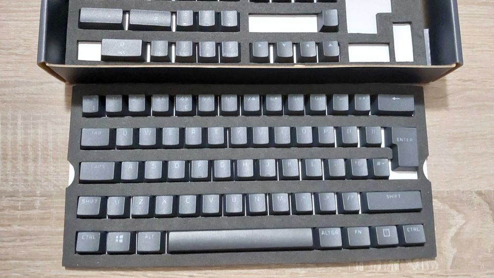 Teclado mecânico HyperX Alloy Origins PBT (Português)
