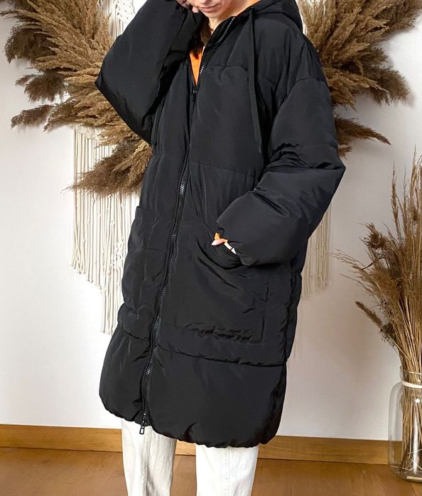 długa kurtka ocieplana puffer H&M czarna z pomarańczowa oversize 36