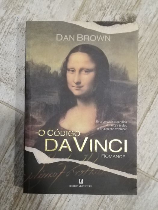 Livros variados em bom estado.