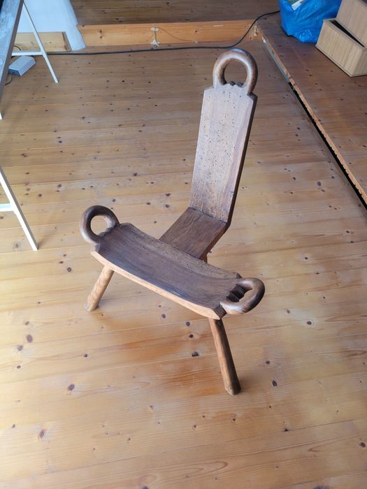 Cadeira de parto antiga / Gebärstuhl histórico – séc. XVIII/XIX