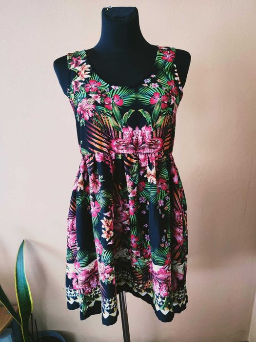Czarna Sukienka w Tropikalne Kwiaty, Mango, S/36