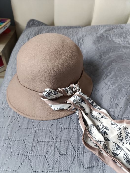 Капелюх жіночий.