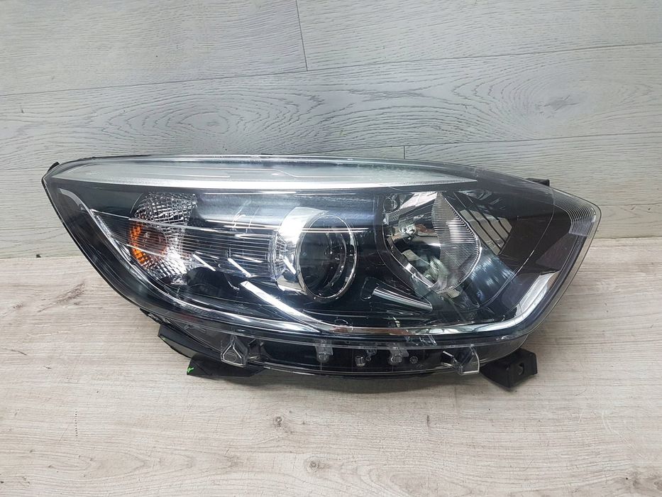 renault captur 2017 przód strona prawa lampa przednia
