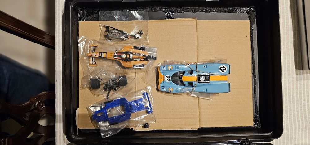 Carrinhos para pista Scaletrix com mala