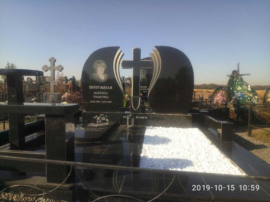 ПАМ'ЯТНИКИ ГРАНІТНІ. Пам'ятники військовим.