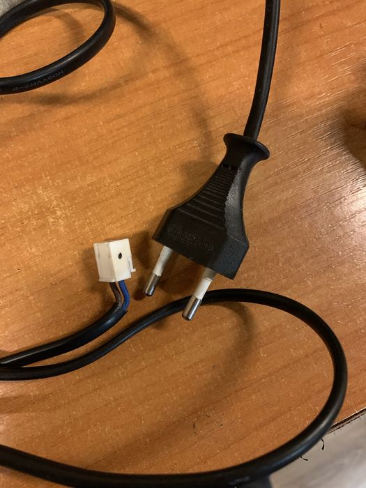 Kable zasilajace z wtyczkami Angielskimi 36 sztuk oraz inne mix