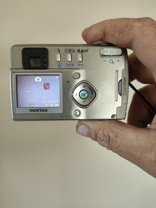 Цифрова камера Pentax Optio 330