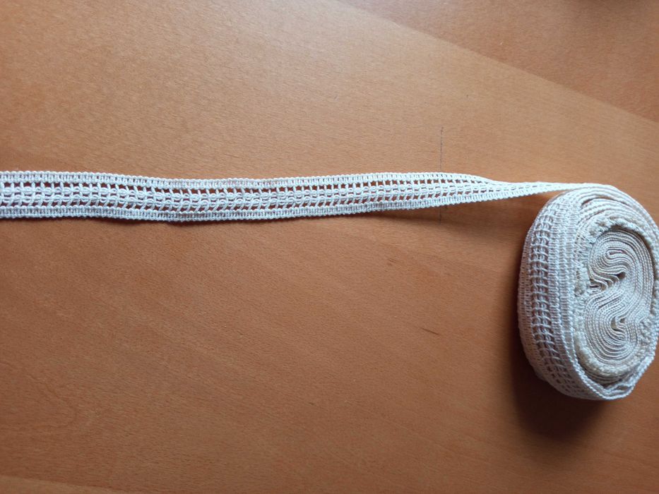Koronka bawełniana 4.40 szerokość 2 cm