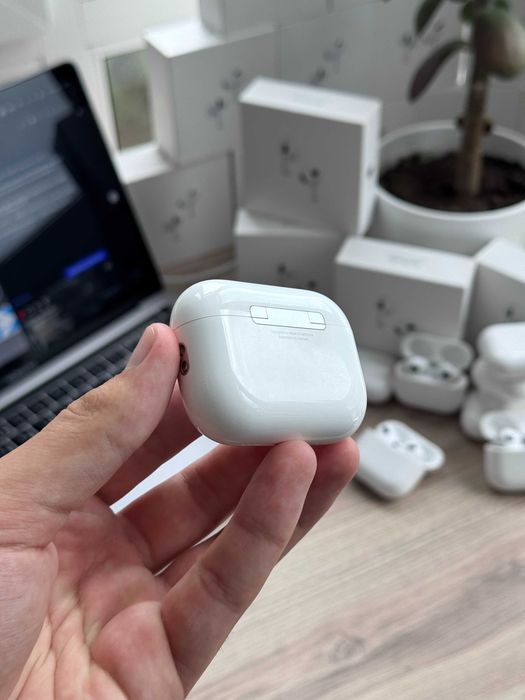 Магазин б/у Кейс AirPods Pro 3 A3122 A3064 A3063 Оригинал