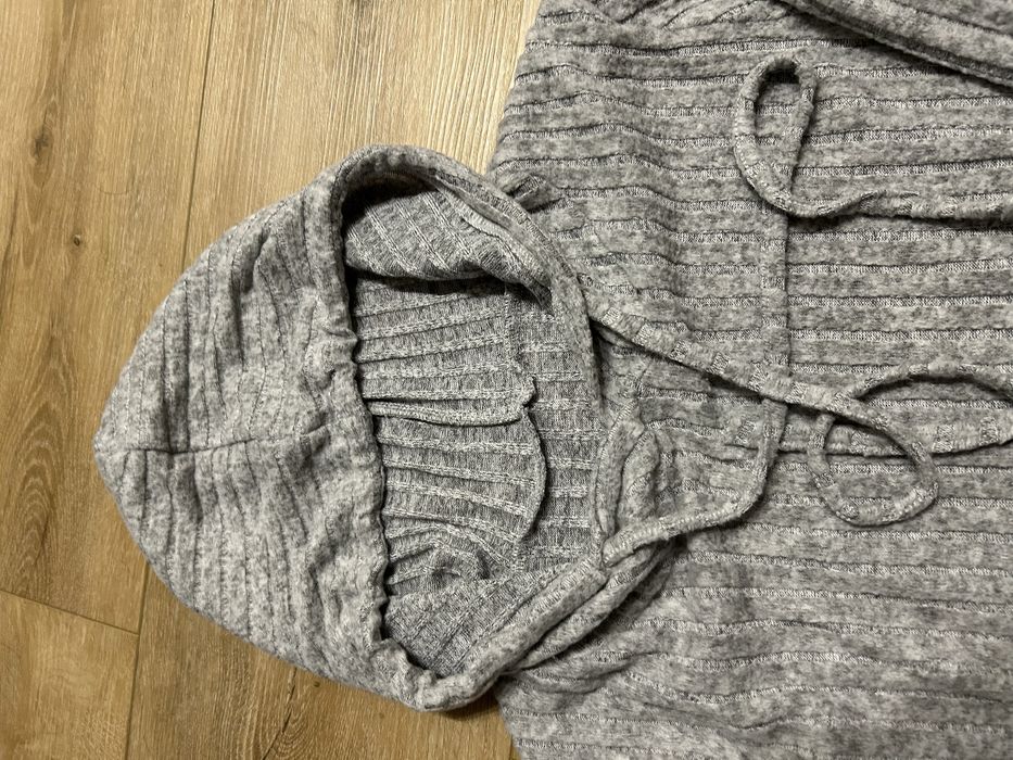 Sweterkowa sukienka z dzianiny