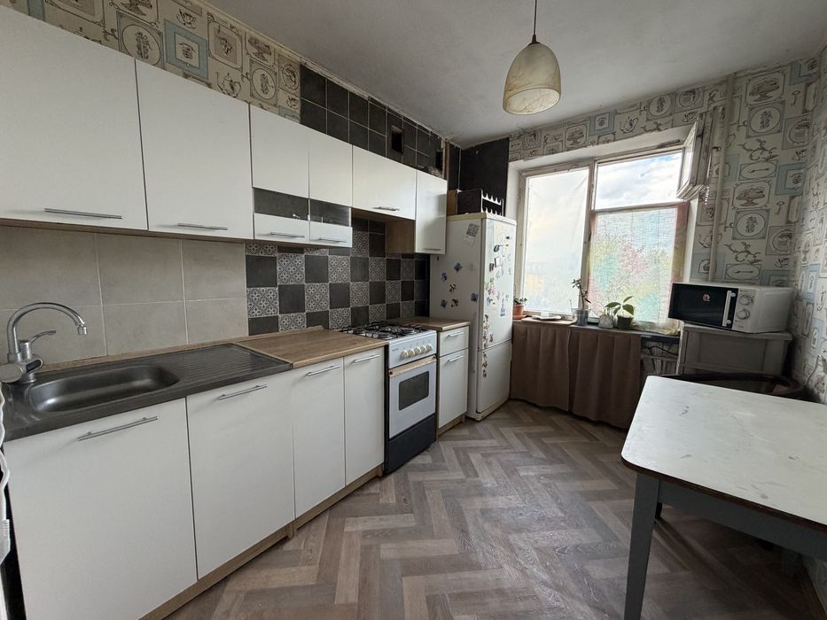 Продам 3к квартиру 65м2 цегла газ біля парку Партизанської Слави