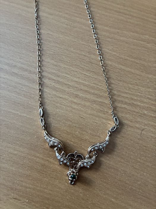 Біжутері, браслети, кольє